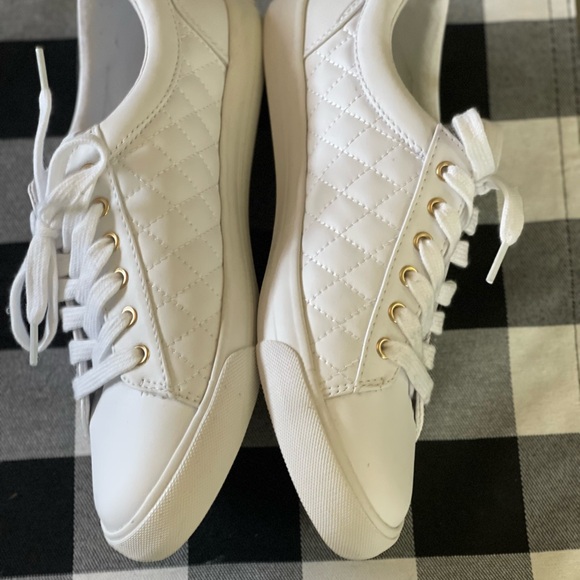 GBG Los Angeles by Guess Shoes - Picture 4 of 8